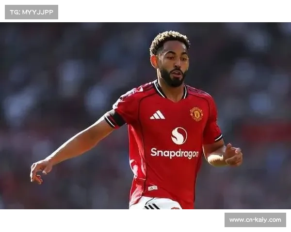 曼联主场力拼伤兵热刺,阿森纳巩固榜首迎战黑猫